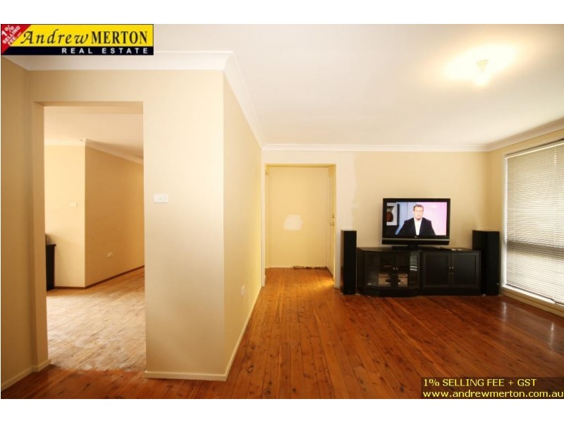 82 Faulkland Cres, Kings Park NSW 2148