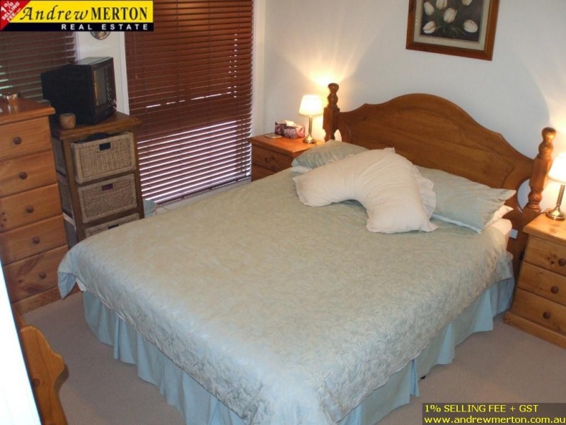 69 Faulkland Cres, Kings Park NSW 2148