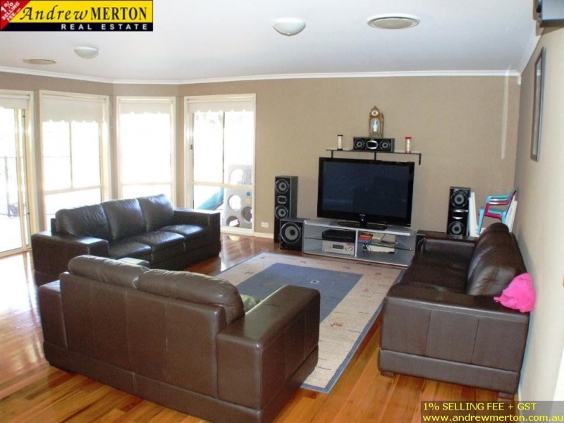 8 Denman Cct, Glenwood NSW 2768