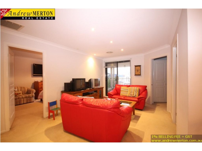 1075 Wilkins Ave, Beaumont Hills NSW 2155