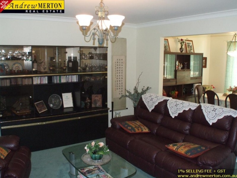 1 Kinchega Crs, Glenwood NSW 2768