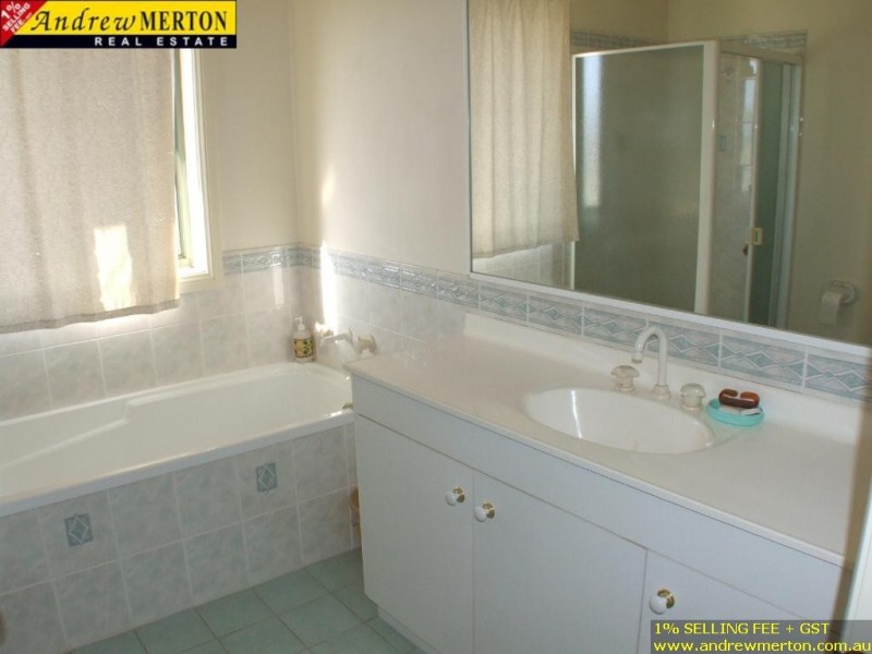 1 Kinchega Crs, Glenwood NSW 2768