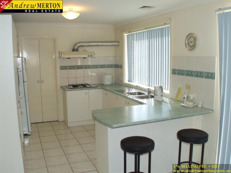 1 Kinchega Crs, Glenwood NSW 2768