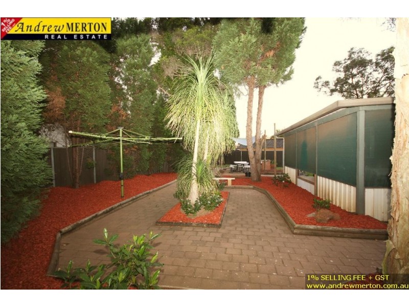 7 Tonga Pl, Lethbridge Park NSW 2770