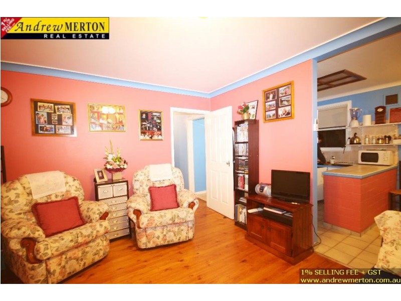 7 Tonga Pl, Lethbridge Park NSW 2770