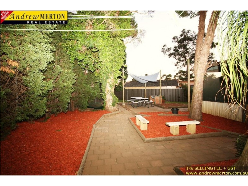 7 Tonga Pl, Lethbridge Park NSW 2770
