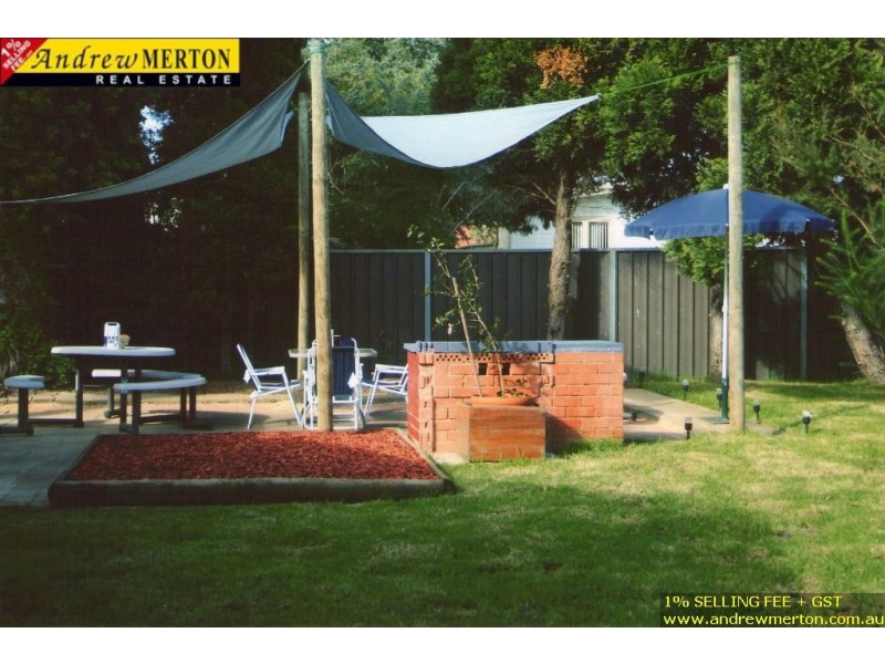 7 Tonga Pl, Lethbridge Park NSW 2770