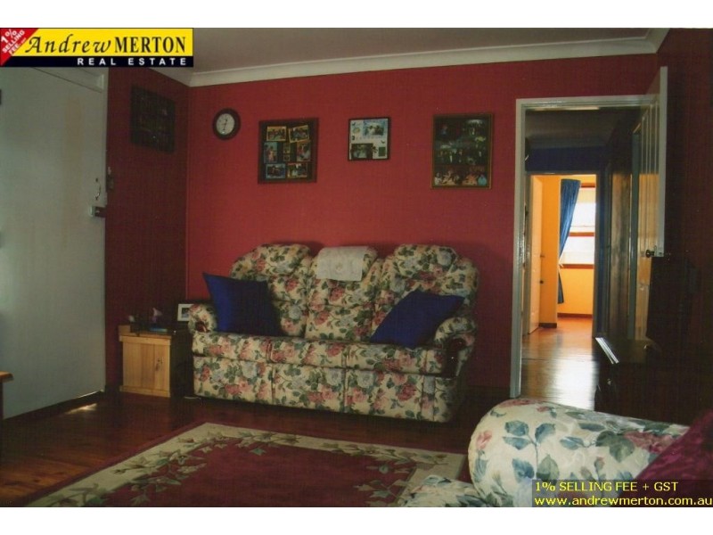 7 Tonga Pl, Lethbridge Park NSW 2770
