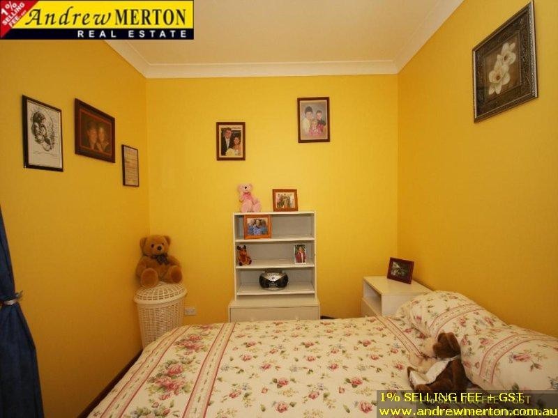 7 Tonga Pl, Lethbridge Park NSW 2770