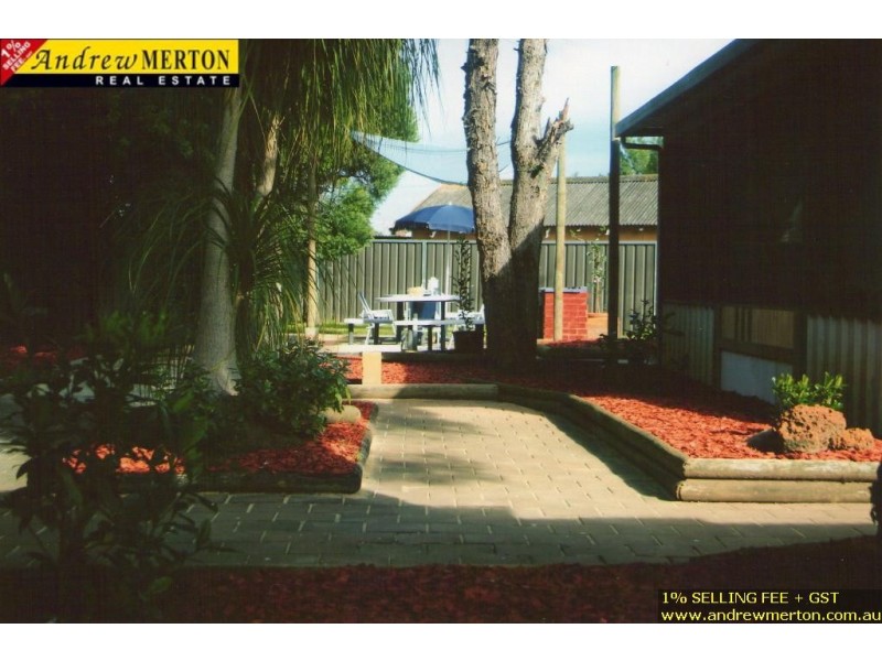 7 Tonga Pl, Lethbridge Park NSW 2770