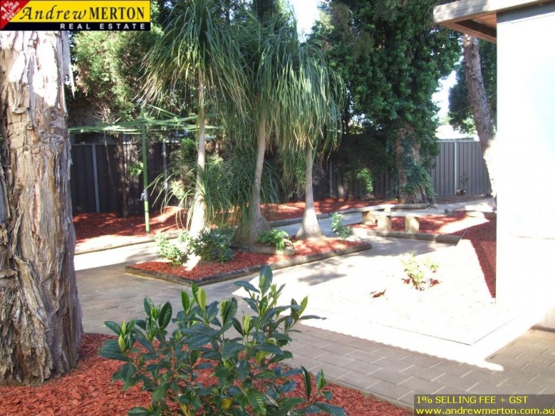 7 Tonga Pl, Lethbridge Park NSW 2770