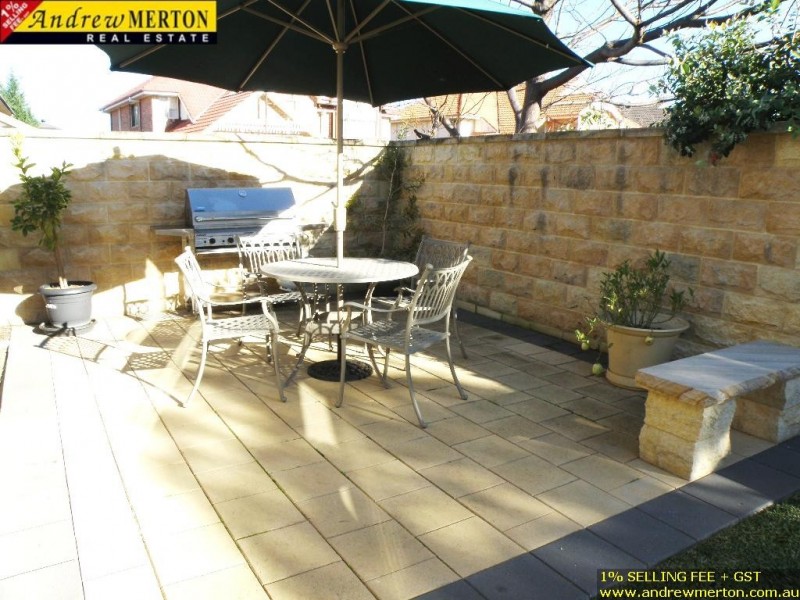 2 Diggins St, Beaumont Hills NSW 2155