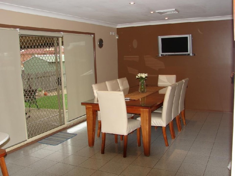 Edensor Park NSW 2176