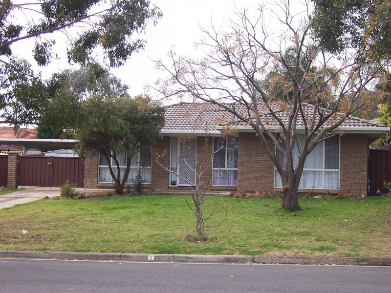9 Henrietta Dr, Narellan Vale NSW 2567