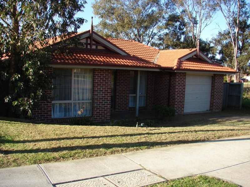 59 Mannow Ave, West Hoxton NSW 2171