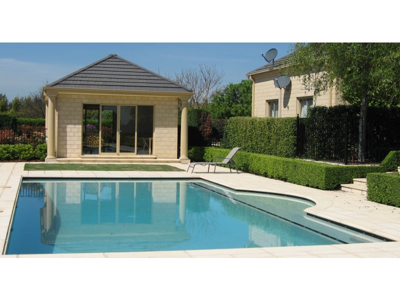 206 Cecil Rd, Cecil Park NSW 2178