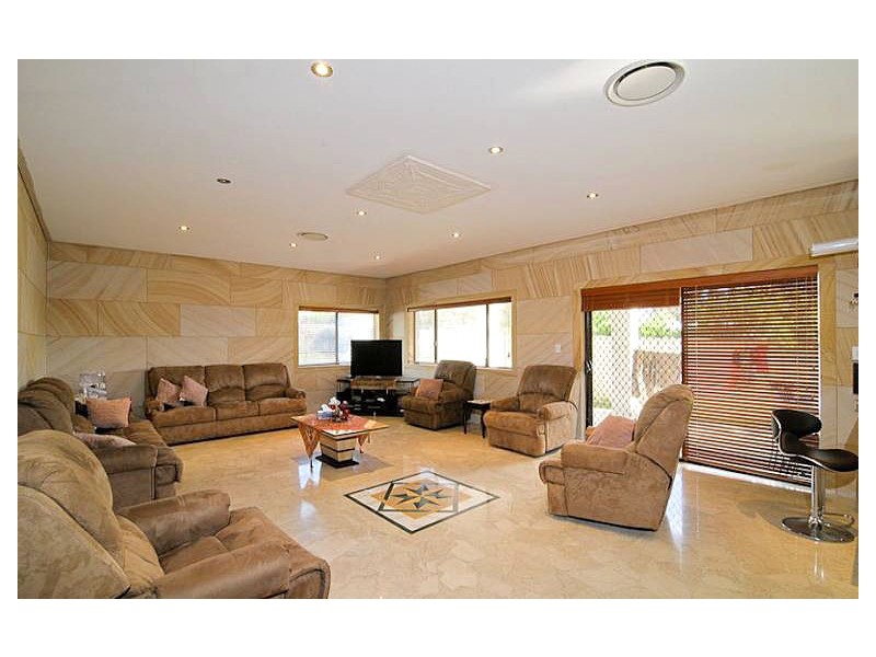 9 Pindari Crescent, South Wentworthville NSW 2145