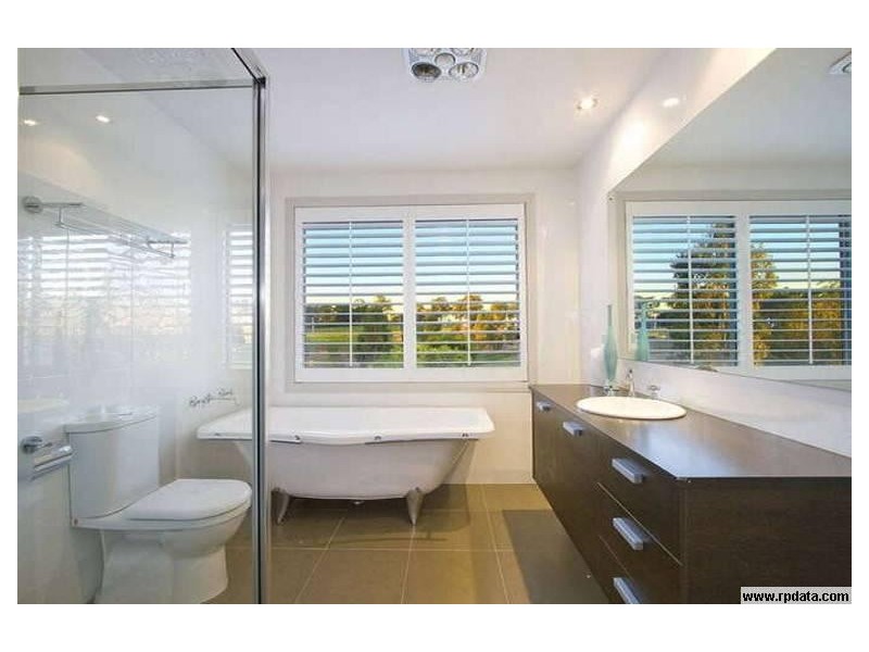 11 Millhouse Pl, Bella Vista NSW 2153