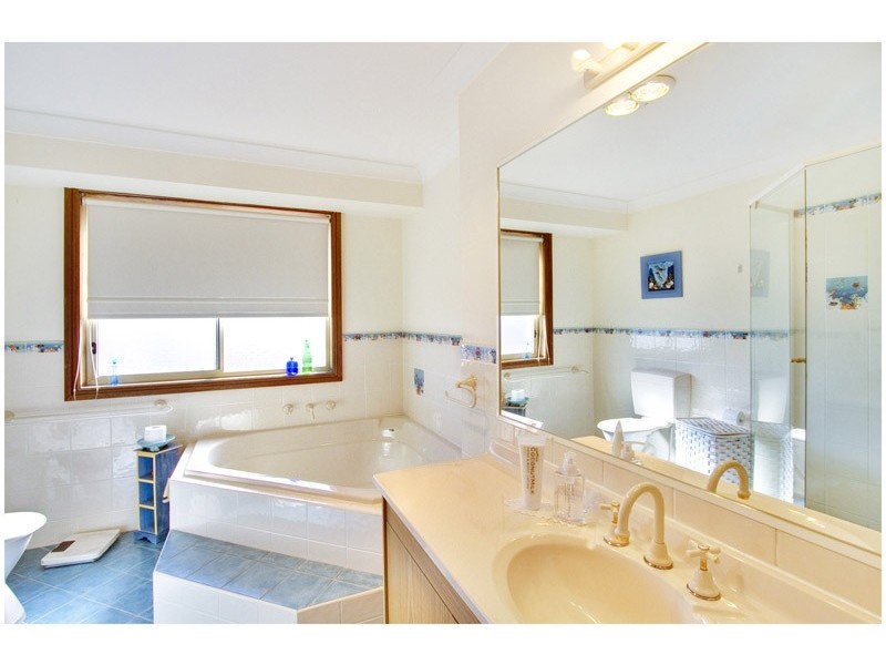 10 Beaumont Drive, Beaumont Hills NSW 2155