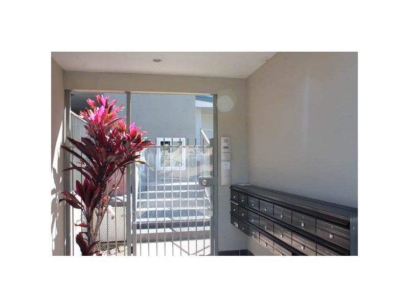 18 Rose St, Southport QLD 4215