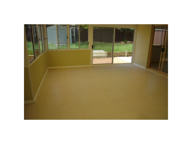 68 Bombala Cr, Quakers Hill NSW 2763