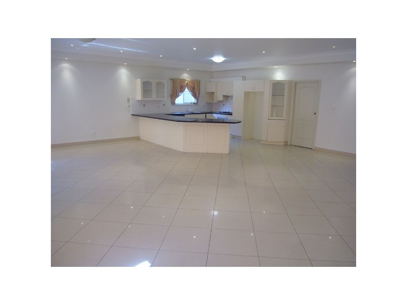 18 Lakewood Terrace, Glenmore Park NSW 2745