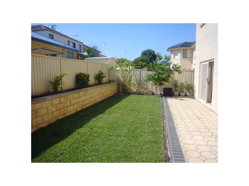 18 Lakewood Terrace, Glenmore Park NSW 2745