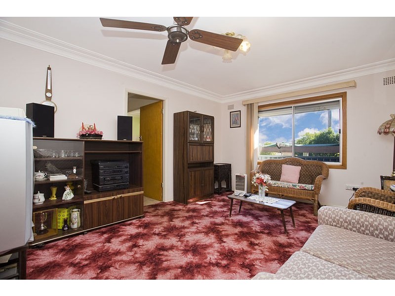 2a COOK St, Mortdale NSW 2223