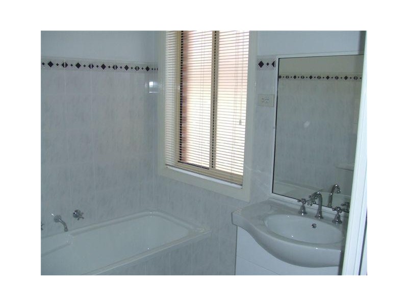 2A Mavis Avenue, Peakhurst NSW 2210