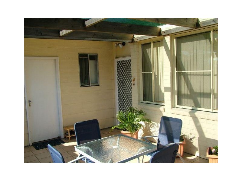 2/60a Henry Lawson Drive, Peakhurst NSW 2210