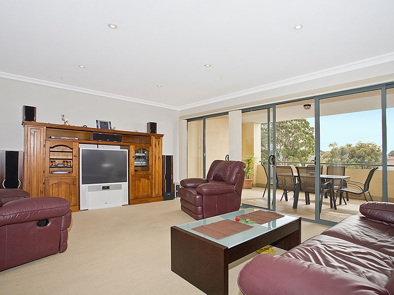 27/52 PRESIDENT AVENUE, Caringbah NSW 2229