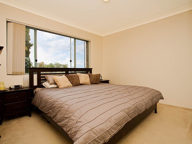 17/52 Linden Street, Sutherland NSW 2232