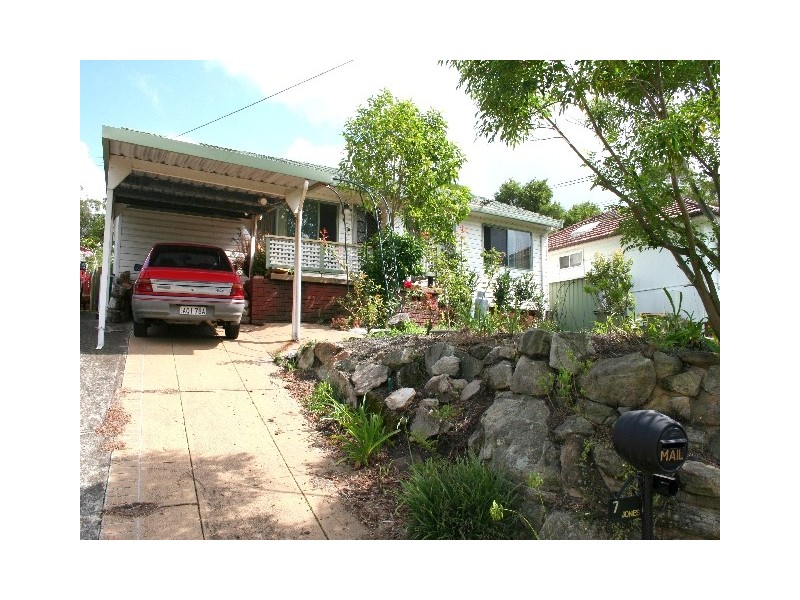 7 Poulter Ave, Engadine NSW 2233