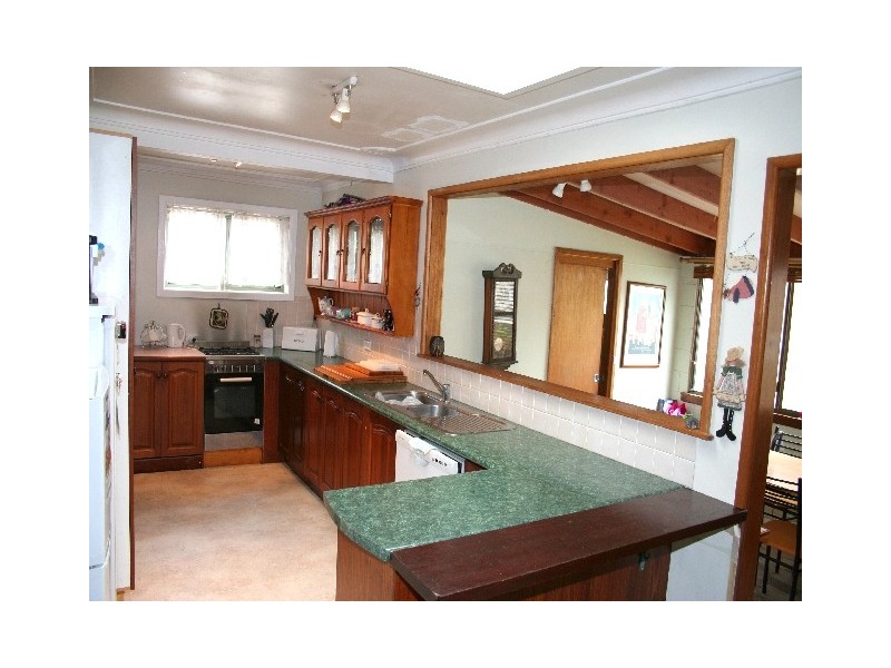 7 Poulter Ave, Engadine NSW 2233