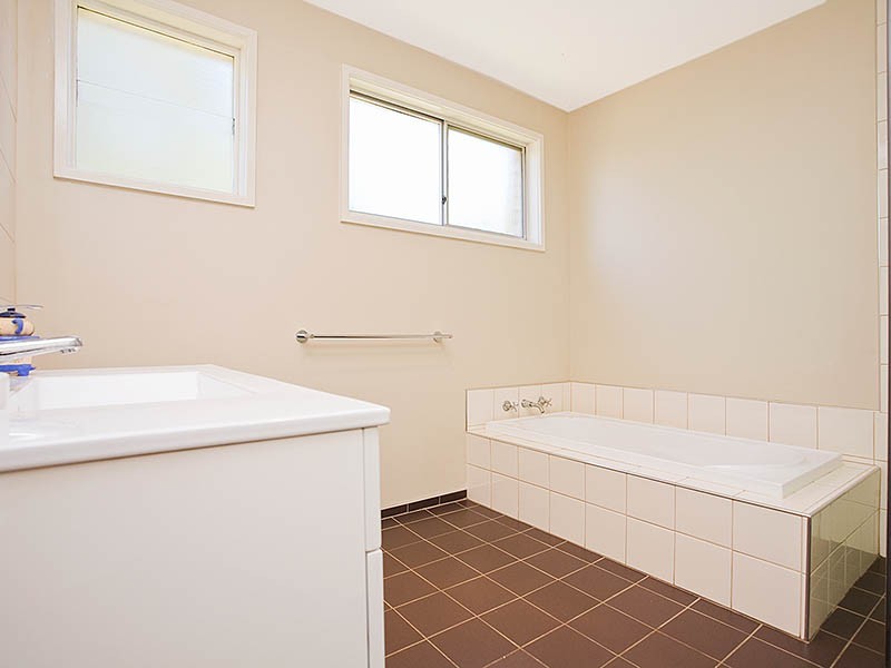 10 Canopus Close, Engadine NSW 2233