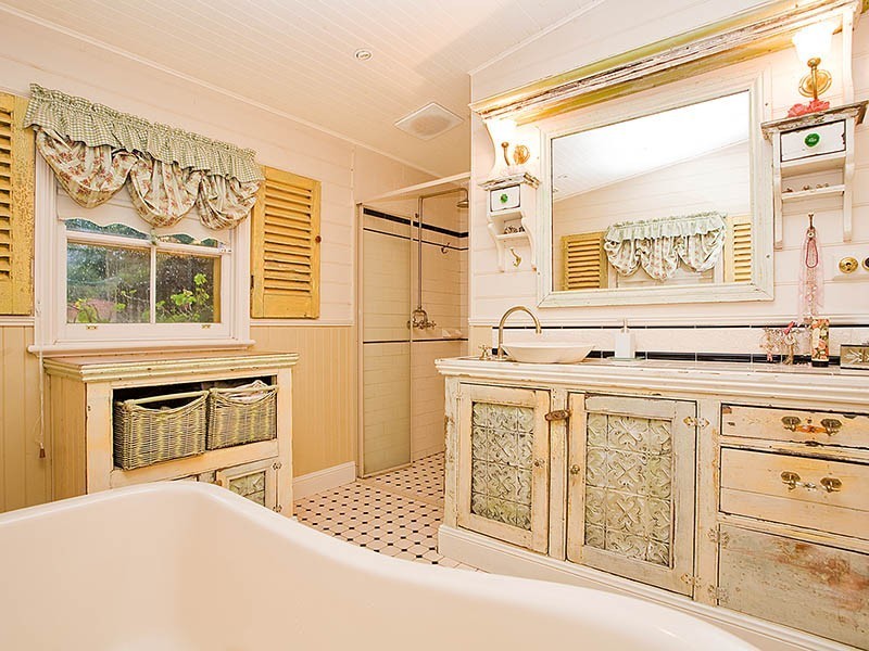 8 Mckell Avenue, Waterfall NSW 2233