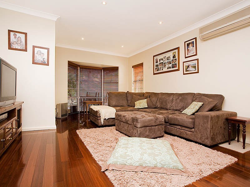8 Ardrossan Road, Engadine NSW 2233
