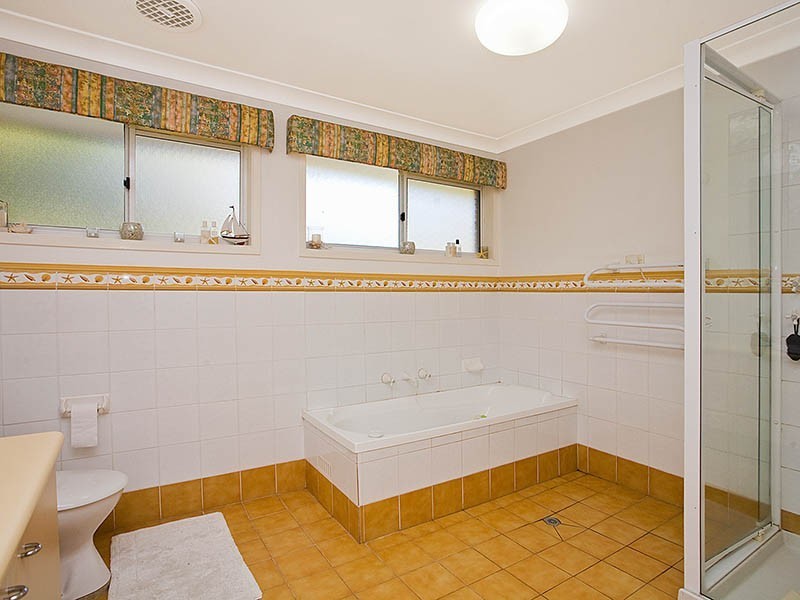 210 Washington Drive, Bonnet Bay NSW 2226