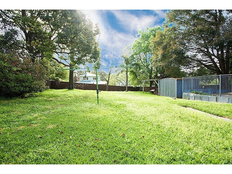 9 Hunter Street, Heathcote NSW 2233