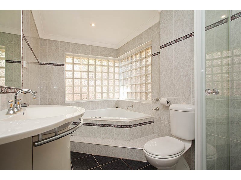 3 Nullabor Place, Yarrawarrah NSW 2233