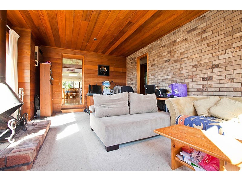 12 Glenora Road, Yarrawarrah NSW 2233