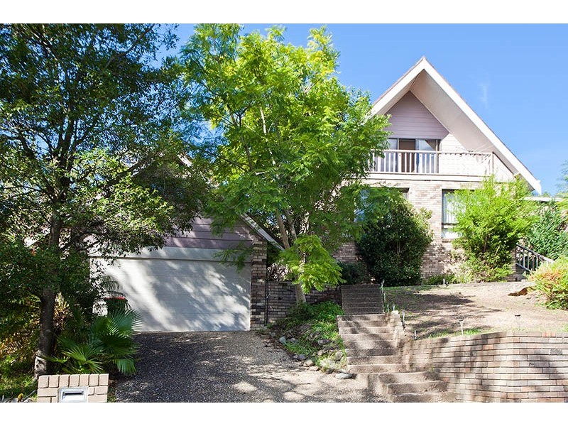 12 Glenora Road, Yarrawarrah NSW 2233