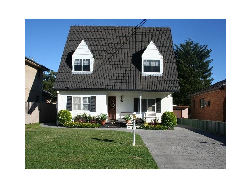 35 Parklands Avenue, Heathcote NSW 2233