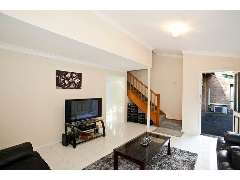 4/7 Dernancourt Avenue, Engadine NSW 2233