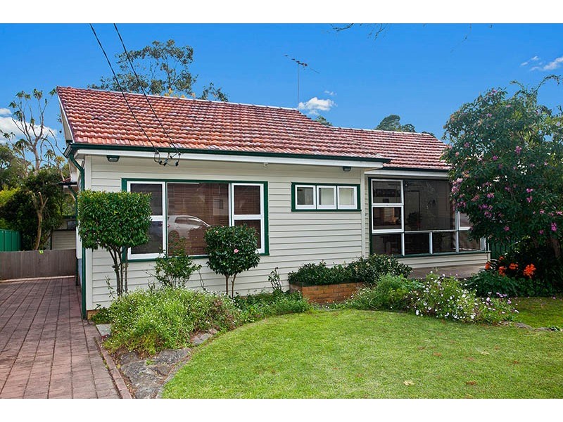 13 Amiens Avenue, Engadine NSW 2233