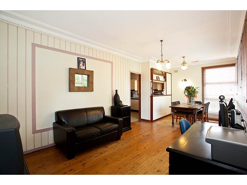 13 Amiens Avenue, Engadine NSW 2233