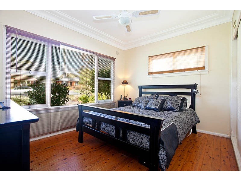 13 Amiens Avenue, Engadine NSW 2233