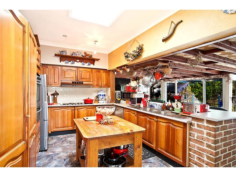 7 Hunter Street, Heathcote NSW 2233