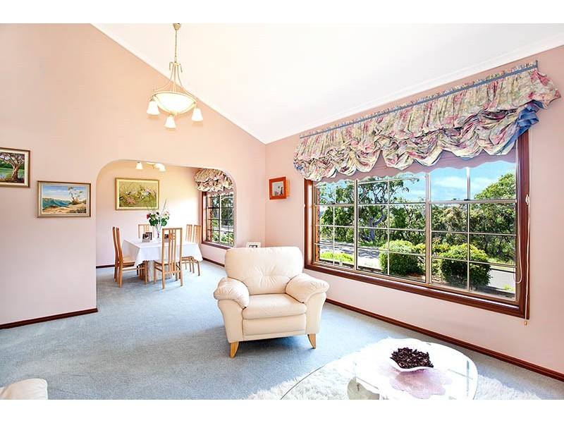 42 Warrangarree Drive, Woronora Heights NSW 2233