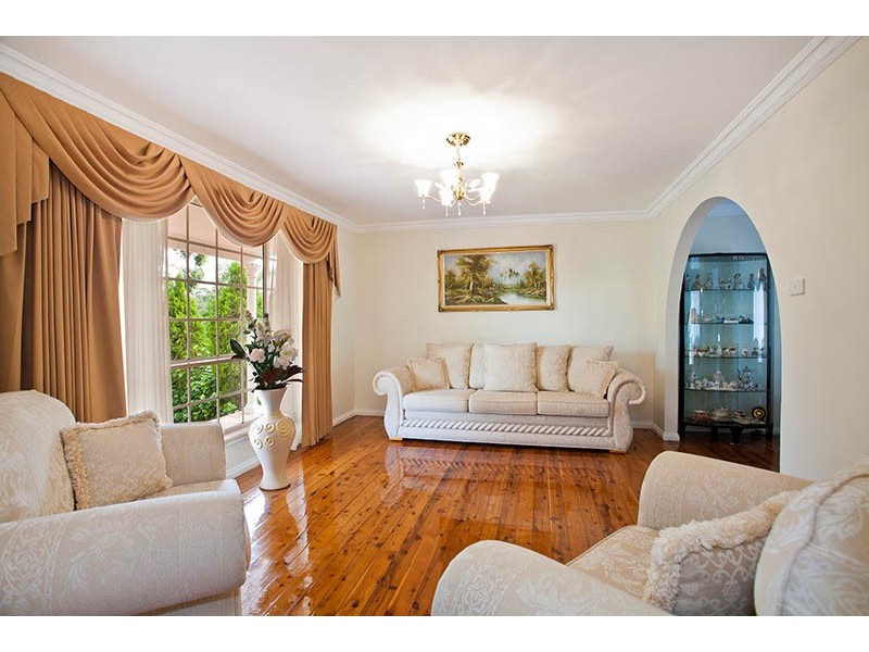 73 Bundanoon Road, Woronora Heights NSW 2233